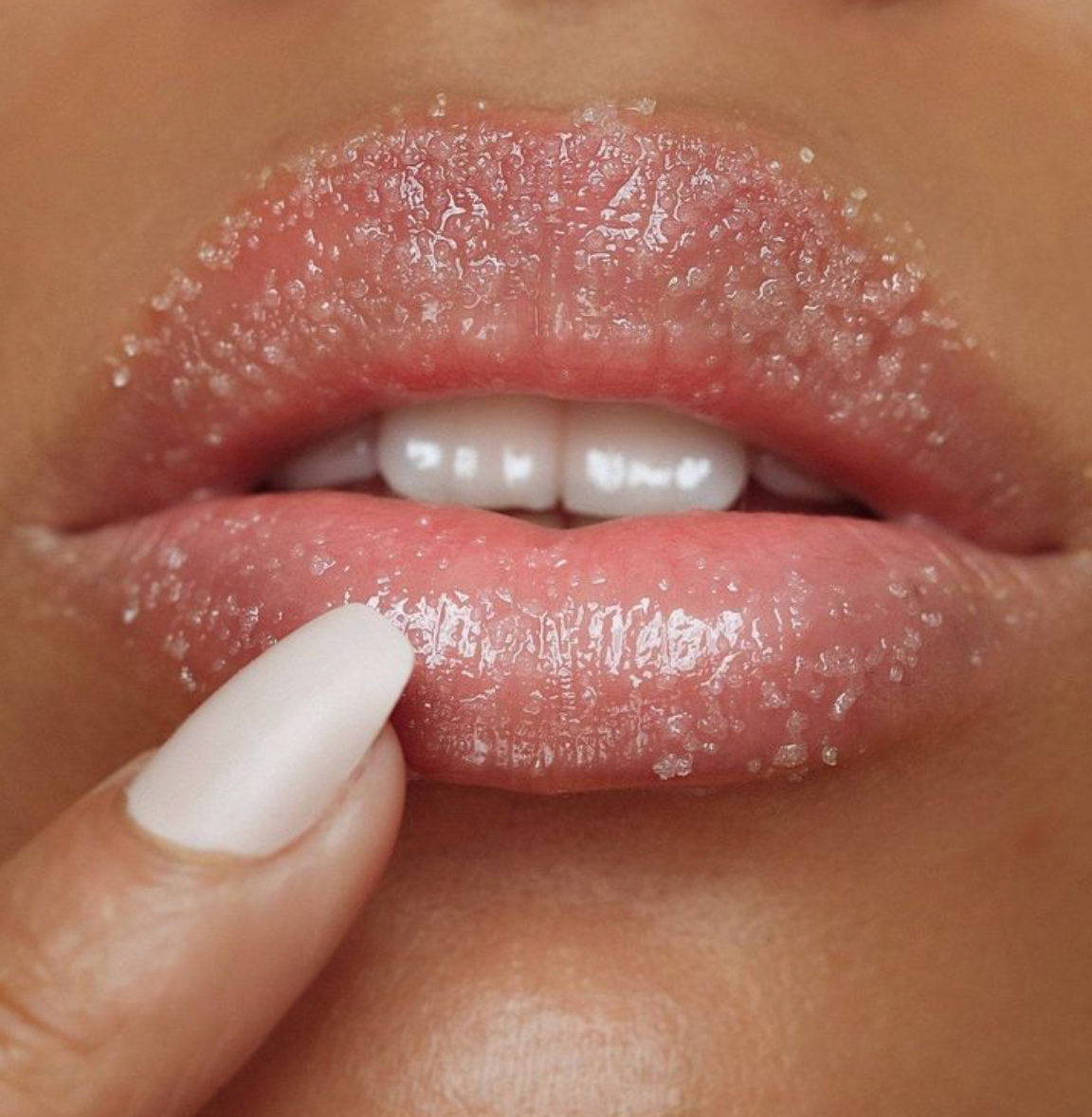 Nuvira™ Dark Lips Exfoliating Scrub
